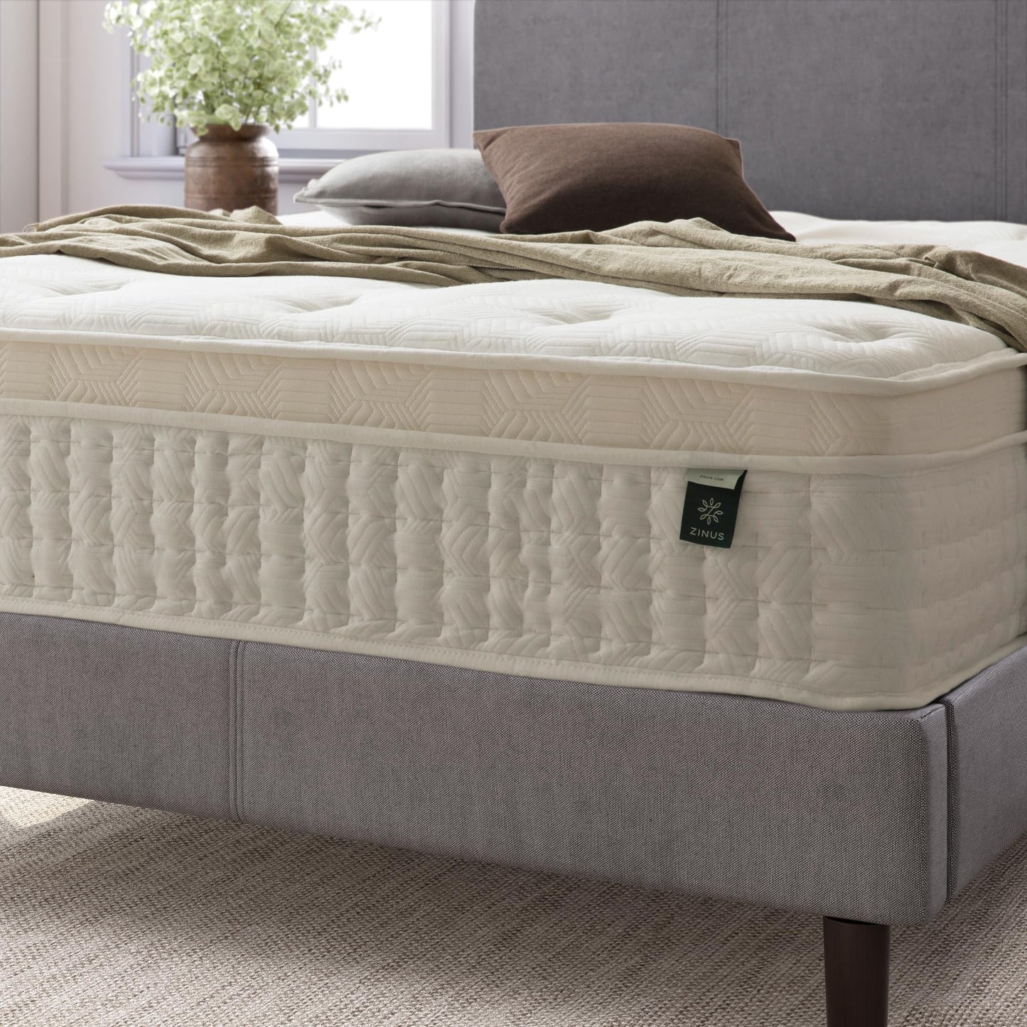 Queen Mattress, 13 Inch Euro Top Hybrid Bed in a Box with Pocket Springs, Pressure Relief & Motion Isolation